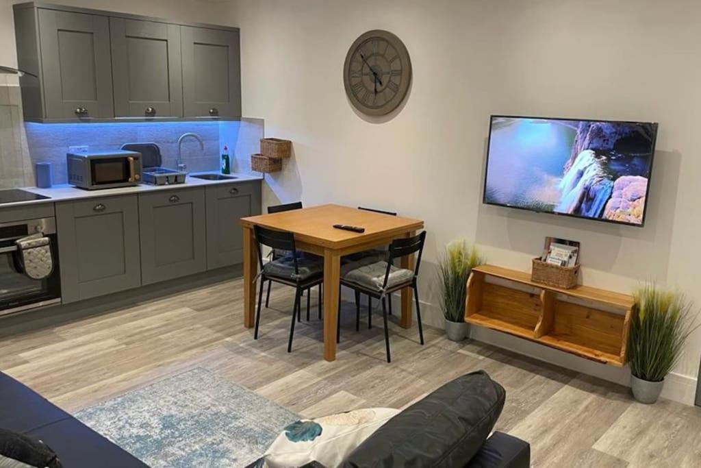 Comfortable Flat Close To The Beach Brighton Екстериор снимка