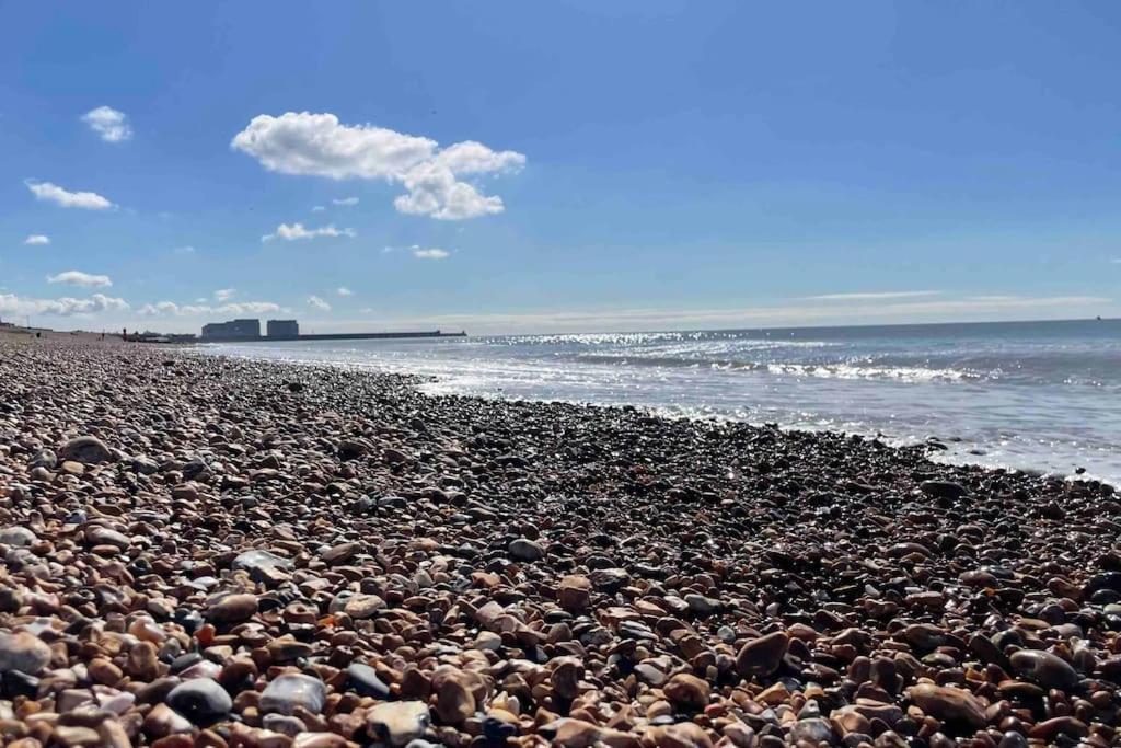 Comfortable Flat Close To The Beach Brighton Екстериор снимка