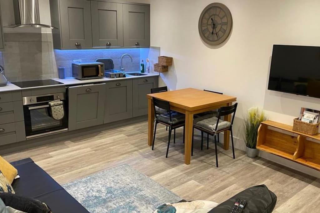 Comfortable Flat Close To The Beach Brighton Екстериор снимка