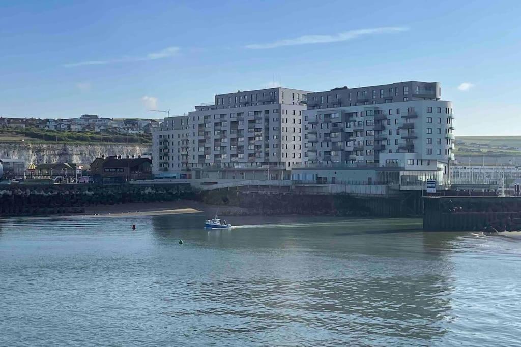 Comfortable Flat Close To The Beach Brighton Екстериор снимка
