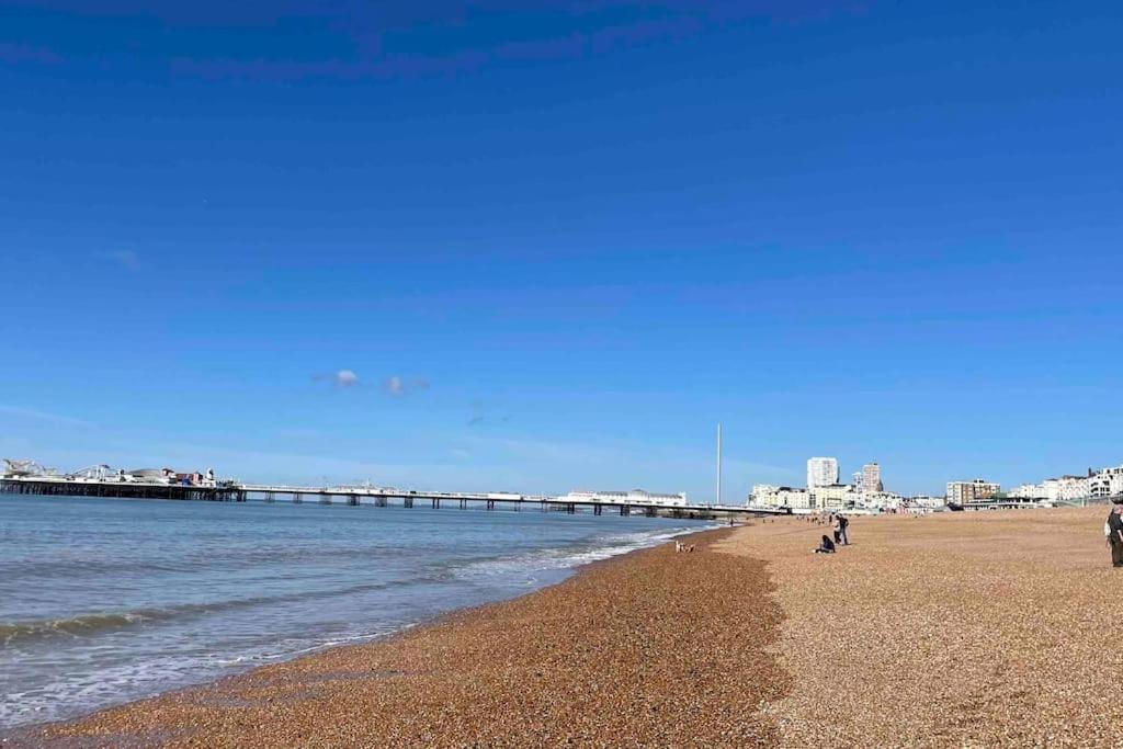Comfortable Flat Close To The Beach Brighton Екстериор снимка